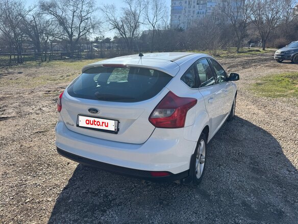2011 Ford Focus III, белый, 1200000 рублей - вид 3