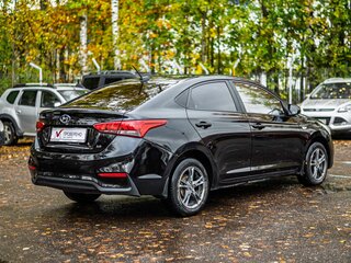 2017 Hyundai Solaris II, чёрный, 1060000 рублей, вид 2