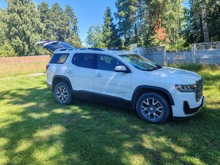 2022 GMC Acadia II Рестайлинг, белый, 3700000 рублей, вид 4