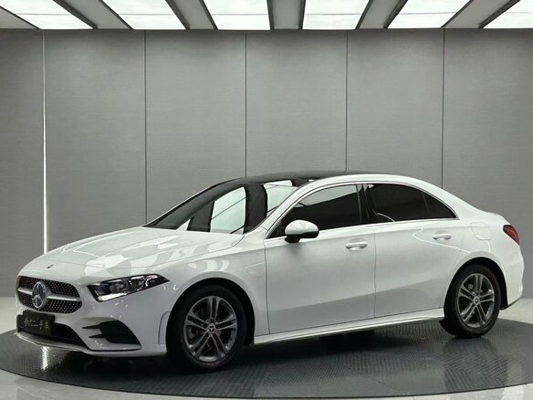 2022 Mercedes-Benz A-Класс 180 Long IV (W177), красный, 1833000 рублей - вид 2