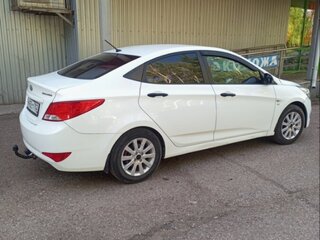 2015 Hyundai Solaris I Рестайлинг, белый, 800000 рублей, вид 1