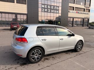 2012 Volkswagen Golf VI, серебристый, 900000 рублей, вид 2