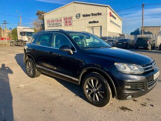 2013 Volkswagen Touareg II, чёрный, 2400000 рублей, вид 4