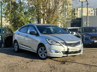 2016 Hyundai Solaris I Рестайлинг, серебристый, 629000 рублей, вид 3