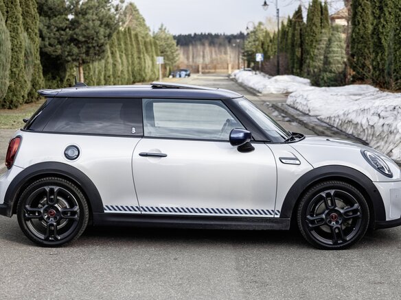 2022 Mini Hatch Cooper S III (F55/F56) Рестайлинг 2, серый, 3950000 рублей - вид 15