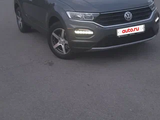 2019 Volkswagen T-Roc I, серый, 1960000 рублей, вид 2