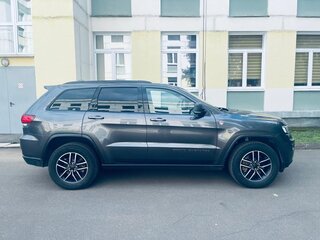 2019 Jeep Grand Cherokee IV (WK2) Рестайлинг, серый, 4000000 рублей, вид 3
