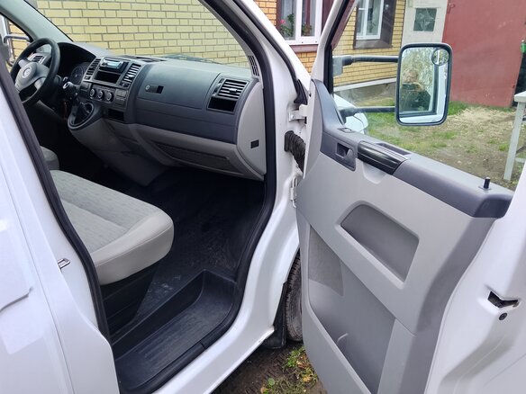 2011 Volkswagen Transporter, белый, 1100000 рублей - вид 14