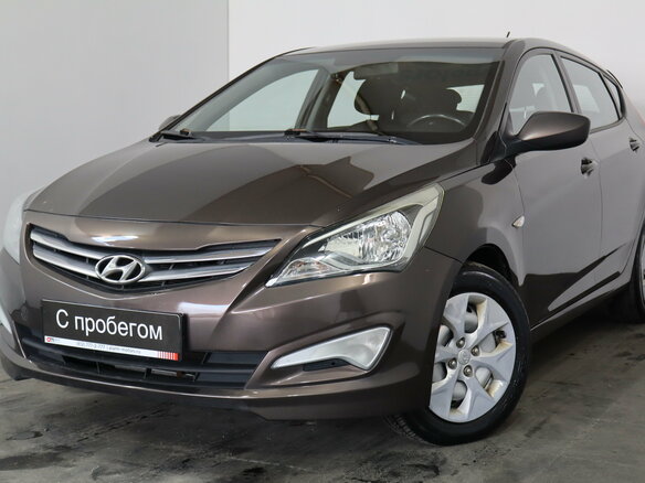 2015 Hyundai Solaris I Рестайлинг, коричневый - вид 2