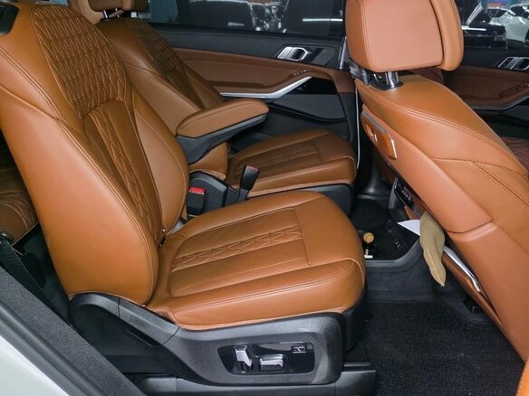 2024 BMW X7 40i I (G07) Рестайлинг, белый - вид 10