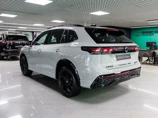 2026 Volkswagen Tiguan L Pro III (China Market), серый, 5490000 рублей, вид 4