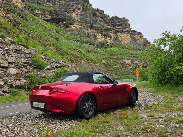 2021 Mazda Roadster IV (ND), красный, 2350000 рублей - вид 2