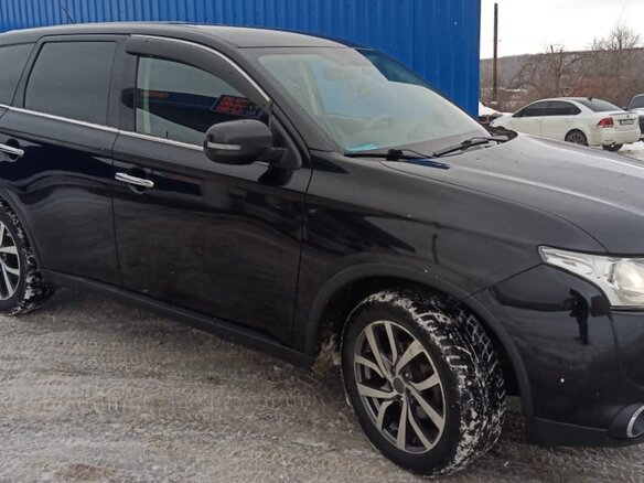 2014 Mitsubishi Outlander III Рестайлинг, чёрный, 1500000 рублей - вид 3