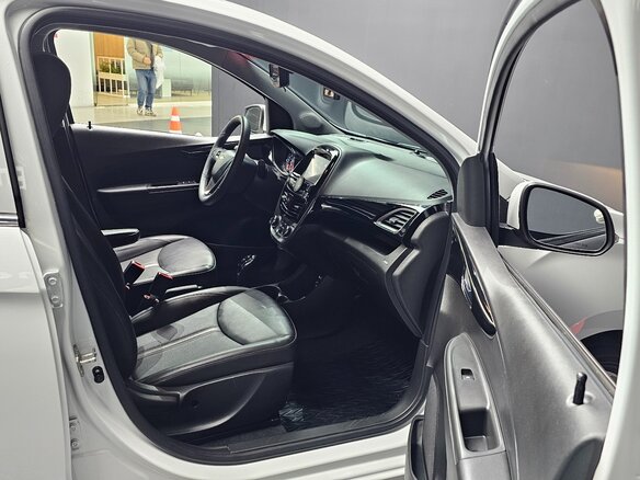 2022 Chevrolet Spark IV Рестайлинг, белый - вид 17