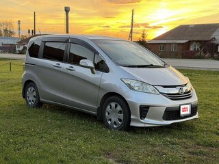 2016 Honda Freed I Рестайлинг 2, серебристый, 1300000 рублей, вид 3