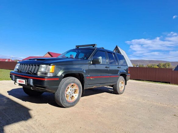1995 Jeep Grand Cherokee I (ZJ), зелёный, 650000 рублей