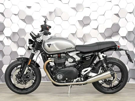 2026 Triumph Speed Twin, серебристый, 1699000 рублей, вид 4