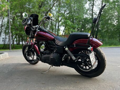 2017 Harley-Davidson Street Bob, красный, 1060000 рублей, вид 5