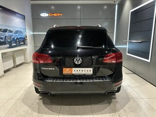2011 Volkswagen Touareg II, чёрный, 1795000 рублей, вид 5