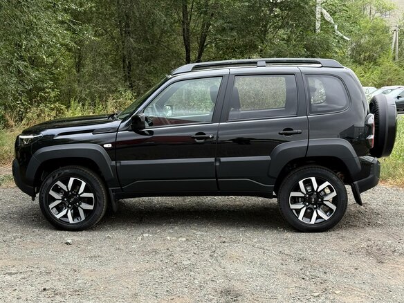 2026 Lada (ВАЗ) Niva Travel I Рестайлинг, чёрный, 1789000 рублей - вид 1