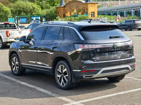 2023 Volkswagen Tayron I Рестайлинг, серый, 2520000 рублей, вид 4