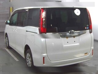 2015 Toyota Noah III (R80), белый, 1780000 рублей, вид 3