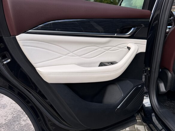 2023 Geely Monjaro I, чёрный, 2648000 рублей - вид 14