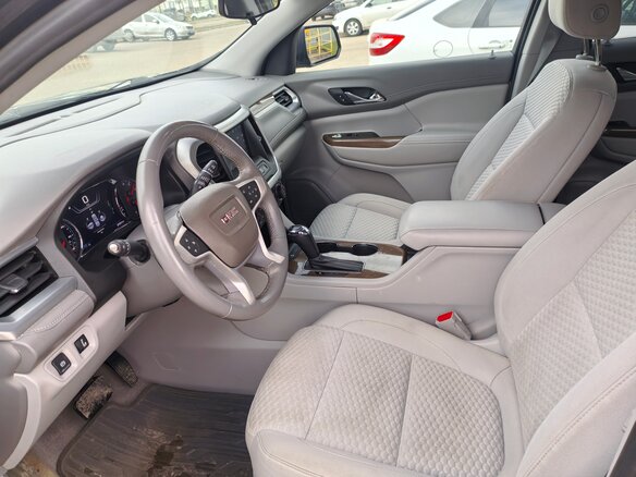 2018 GMC Acadia II, серый, 2400000 рублей - вид 6