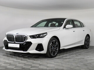 2025 BMW 5 серии Long 530Li xDrive VIII (G60/G61/G68), белый, 9920000 рублей, вид 1
