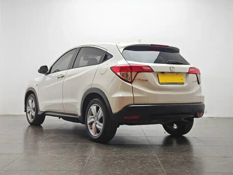 2022 Honda Vezel I Рестайлинг, белый, 1500000 рублей, вид 4