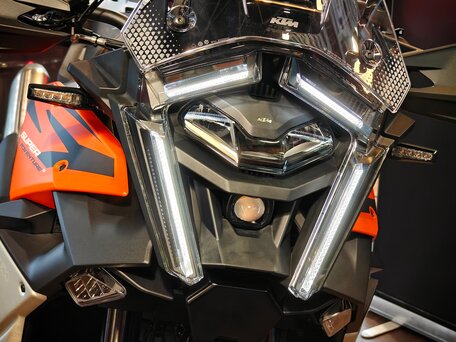 2026 KTM 1390 Super Adventure, оранжевый, 2770000 рублей, вид 4
