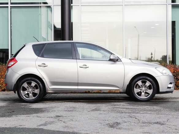 2010 Kia Ceed I Рестайлинг, серебристый, 600000 рублей - вид 7