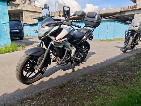 2022 Bajaj Pulsar NS 200, белый, 180000 рублей, вид 1
