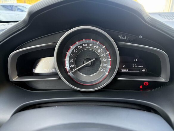 2013 Mazda 3 III (BM), серебристый, 990000 рублей - вид 13