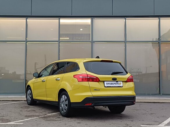 2016 Ford Focus III Рестайлинг, жёлтый, 439000 рублей - вид 4