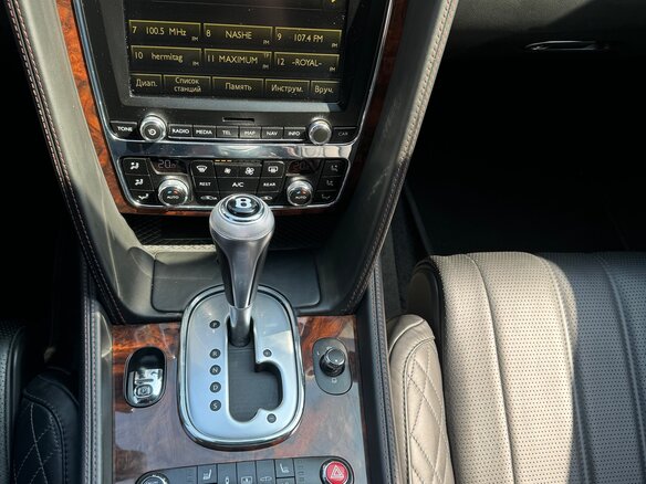 2014 Bentley Flying Spur II, красный, 6150000 рублей - вид 19
