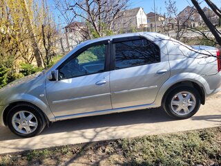 2013 Renault Logan I Рестайлинг, серый, 700000 рублей, вид 3