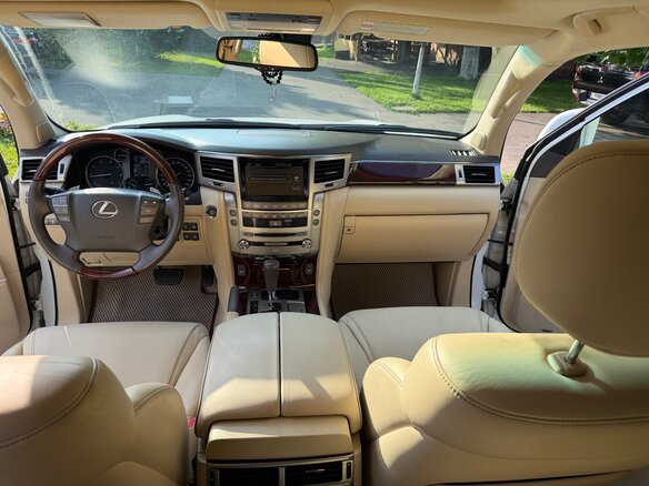 2012 Lexus LX 570 III Рестайлинг, белый, 3900000 рублей - вид 8