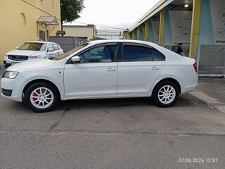 2015 Skoda Rapid I, белый, 650000 рублей, вид 4