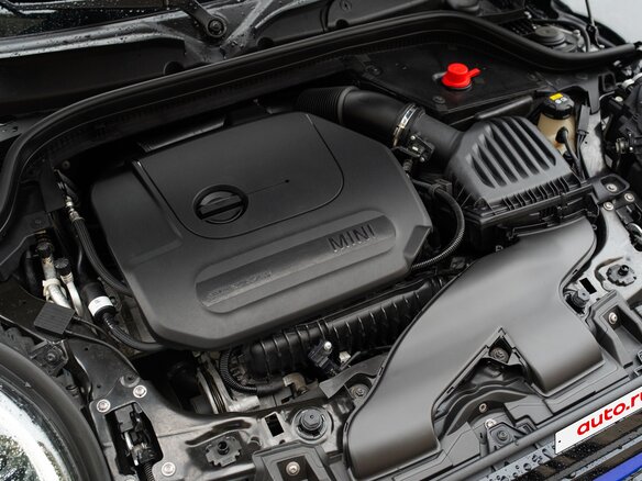 2021 Mini Hatch Cooper III (F55/F56) Рестайлинг 2, чёрный, 3790000 рублей - вид 39