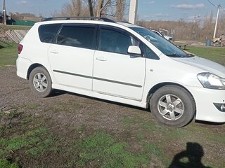 2003 Toyota Avensis Verso I Рестайлинг, белый, 550000 рублей, вид 4