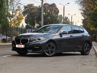 2021 BMW 1 серии 118d III (F40), серый, 3050000 рублей, вид 1