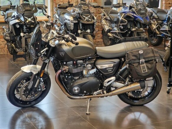 2023 Triumph Speed Twin, чёрный, 1570000 рублей