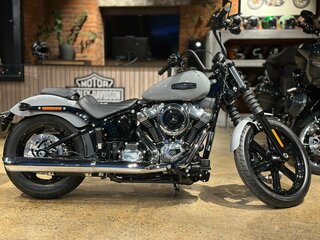 2025 Harley-Davidson Street Bob, серебристый, 2290000 рублей, вид 4