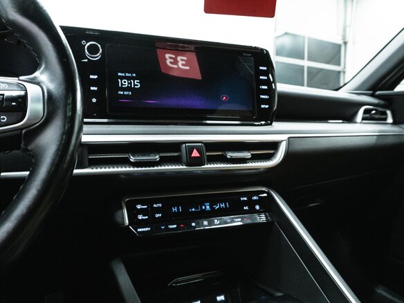 2021 Kia K5 III, чёрный, 2678000 рублей - вид 17