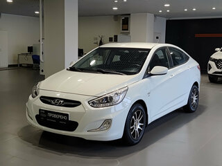 2013 Hyundai Solaris I, белый, 725000 рублей, вид 1