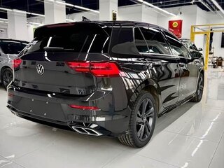 2022 Volkswagen Golf VIII, чёрный, 1930000 рублей, вид 3