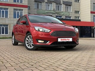 2017 Ford Focus III Рестайлинг, красный, 1080000 рублей, вид 3
