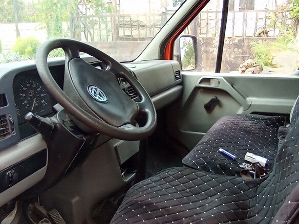 1999 Volkswagen LT, оранжевый, 820000 рублей - вид 4