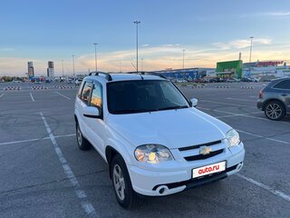 2017 Chevrolet Niva I Рестайлинг, белый, 800000 рублей, вид 2